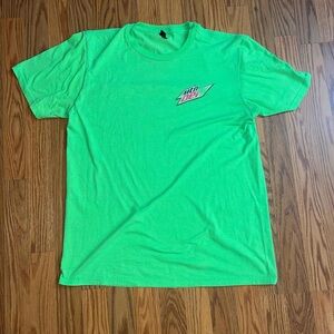 Comfort Tee Green Mountain Dew t-shirt Men’s Size M